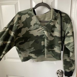 Garage Camo cropped hoodie